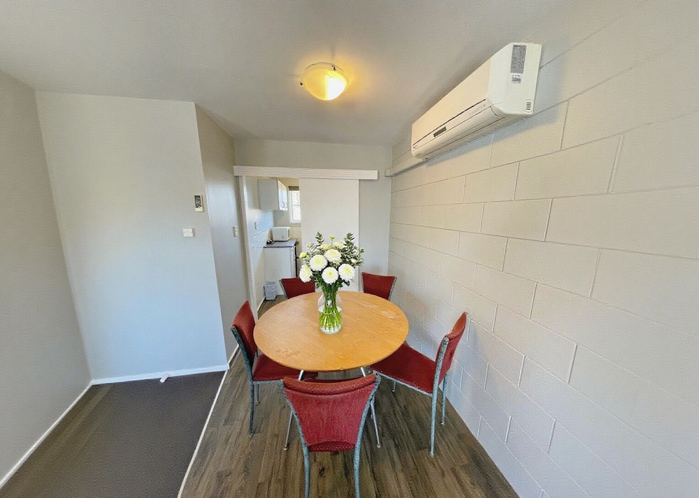 Boundary Court Motor Inn 37/50