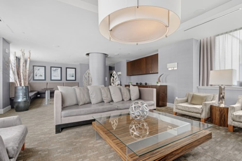 Global Luxury Suites Downtown Jersey City 51/71