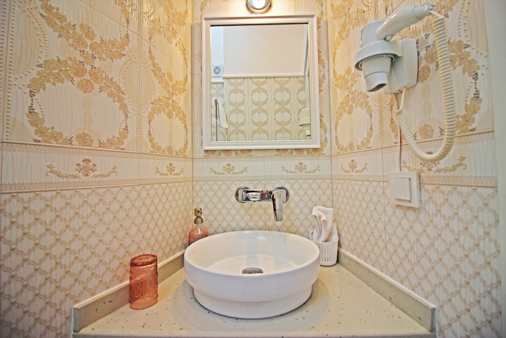 Bozcaada Denizyildizi Otel 43/44