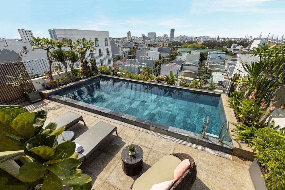 Moon Hotel & Apartment 69/75