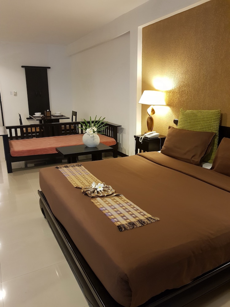 Siam Piman Hotel 30/72