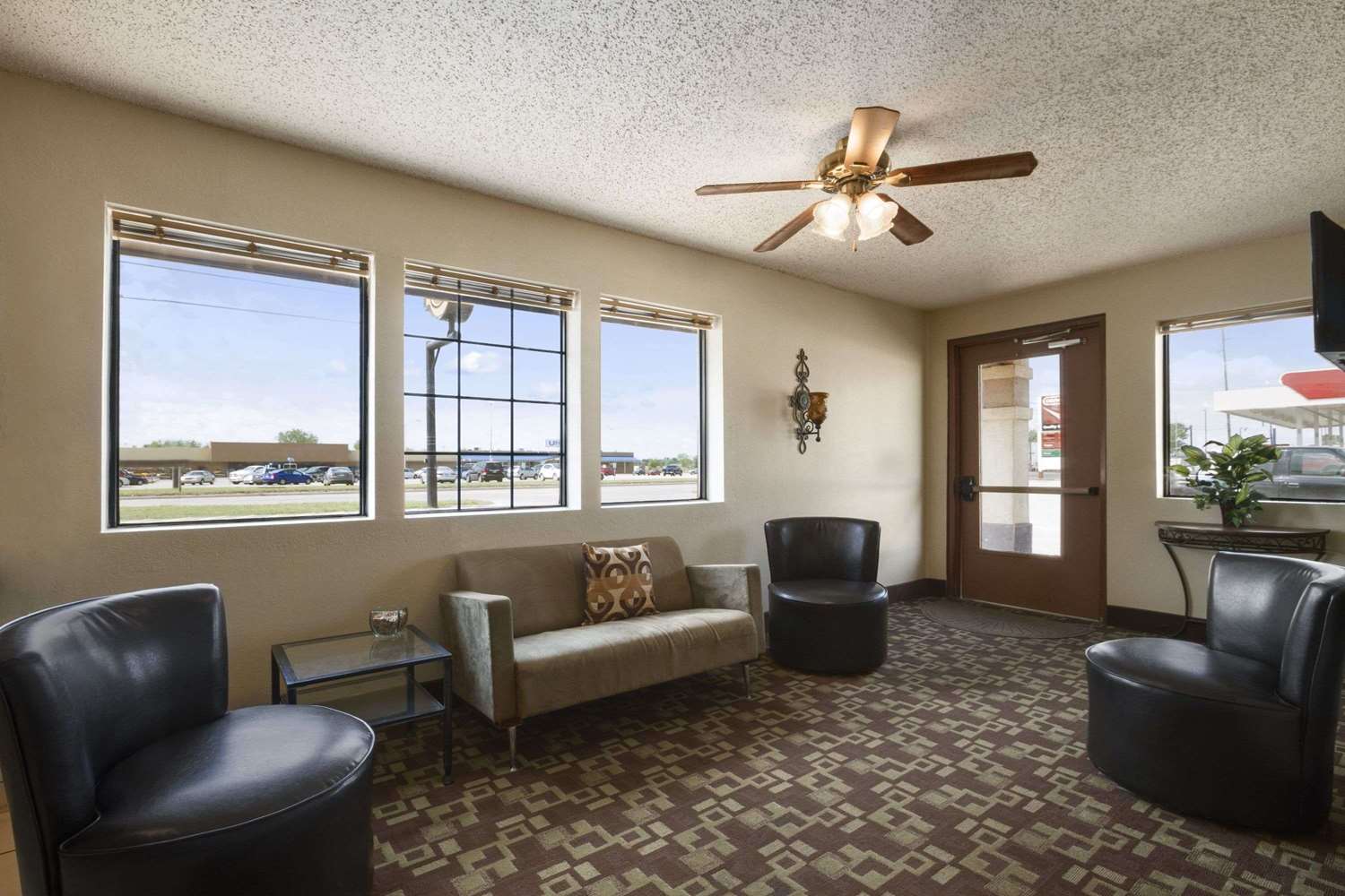 Super 8 by Wyndham Blackwell 9/15
