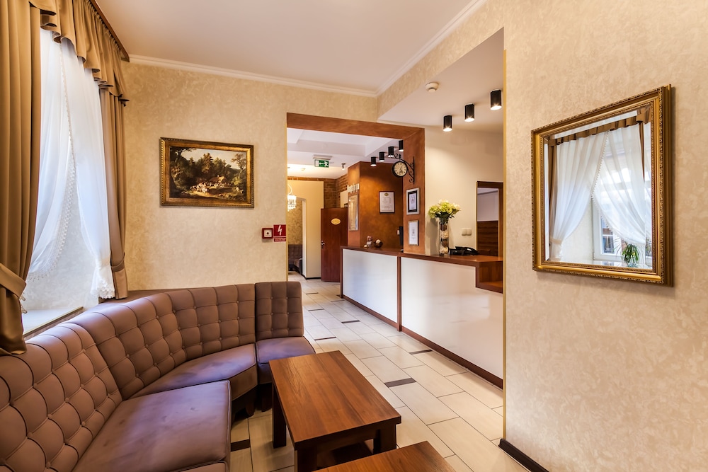 Maksymilian Hotel 49/70