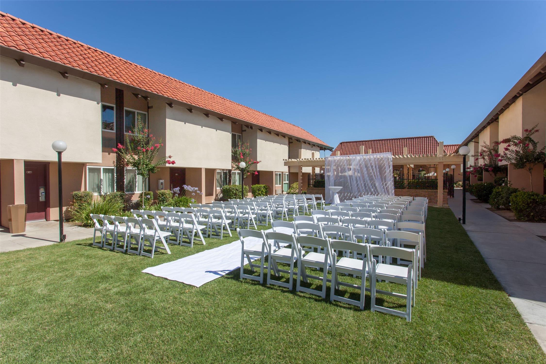 Ramada by Wyndham Fresno North 38/43