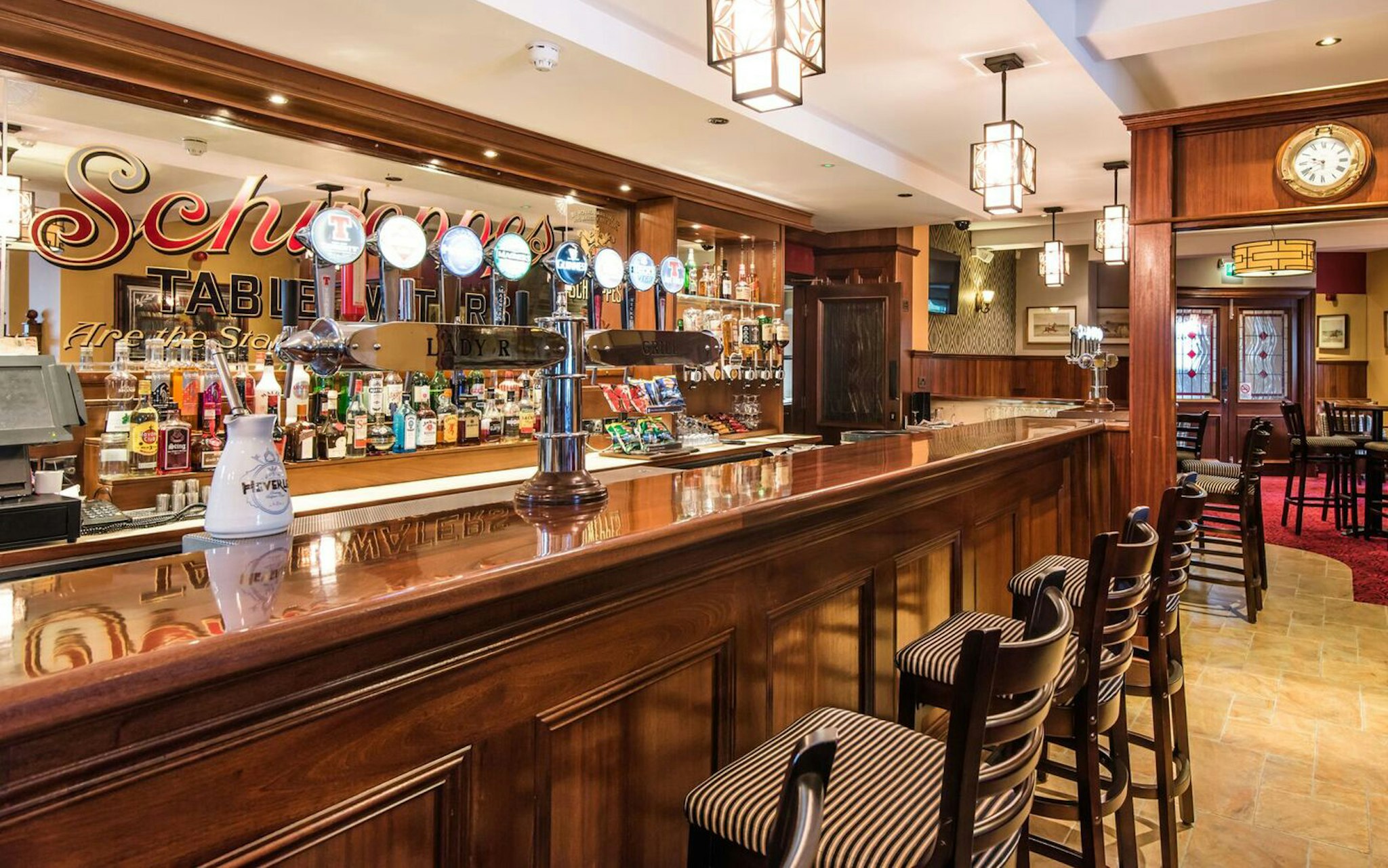 Corr's Corner Hotel 32/42