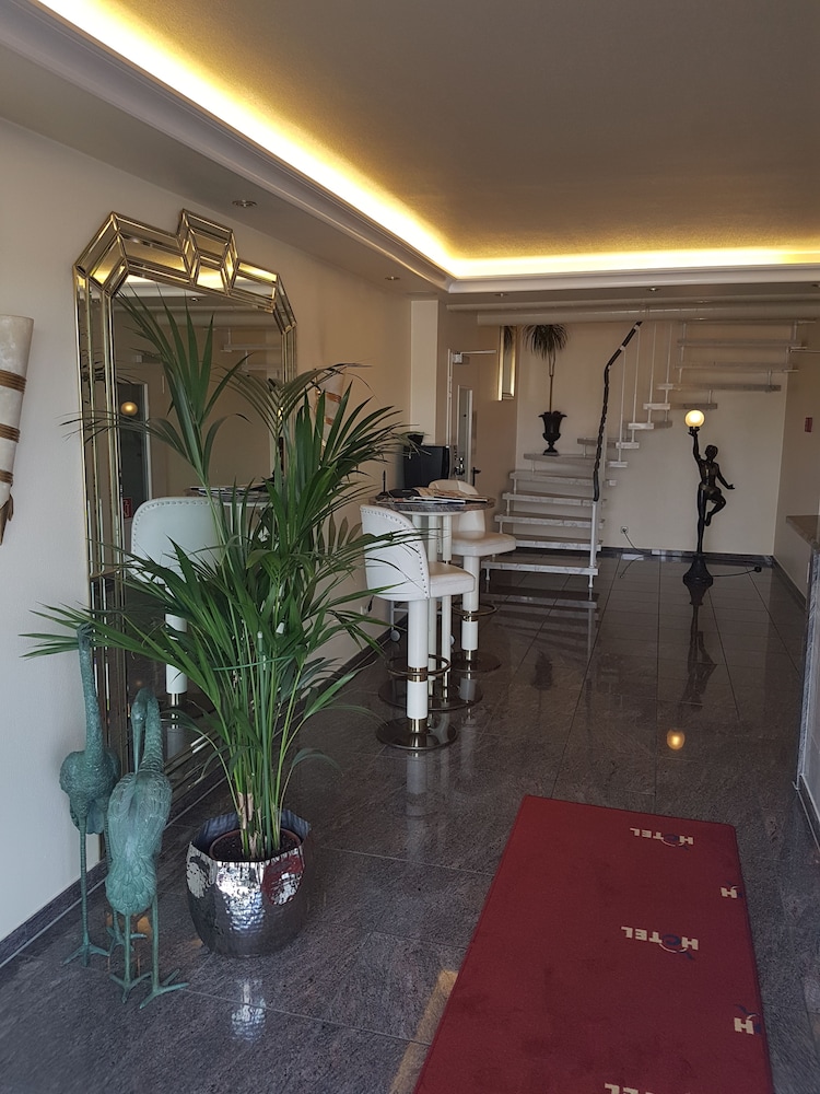 Hotel AM ELBUFER 10/21