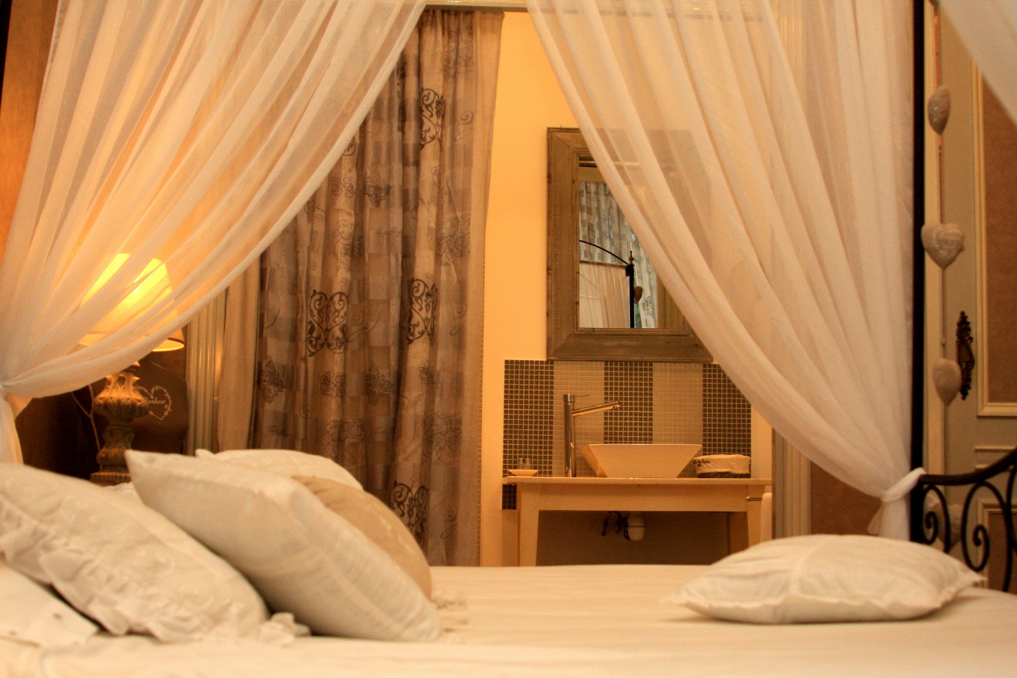 ROOM, KING BED, GARDEN VIEW