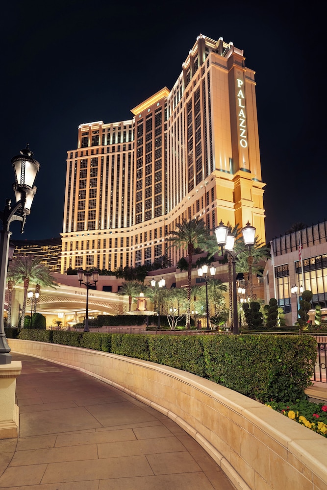 The Palazzo Prestige Club Lounge 2/68