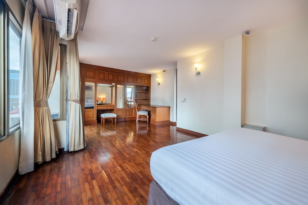Bandara Silom Suites, Bangkok 36/78