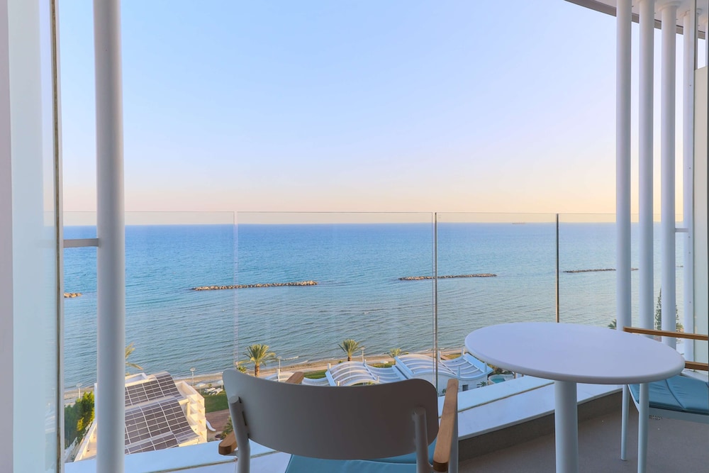 Radisson Beach Resort Larnaca 57/60