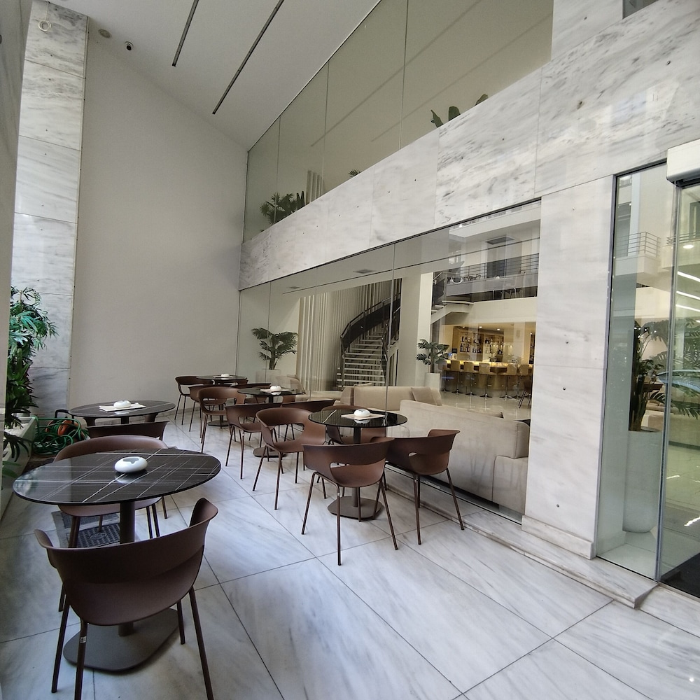 INTERNATIONAL ATENE HOTEL 30/48