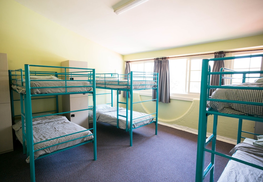 YHA Newcastle Beach 6/30