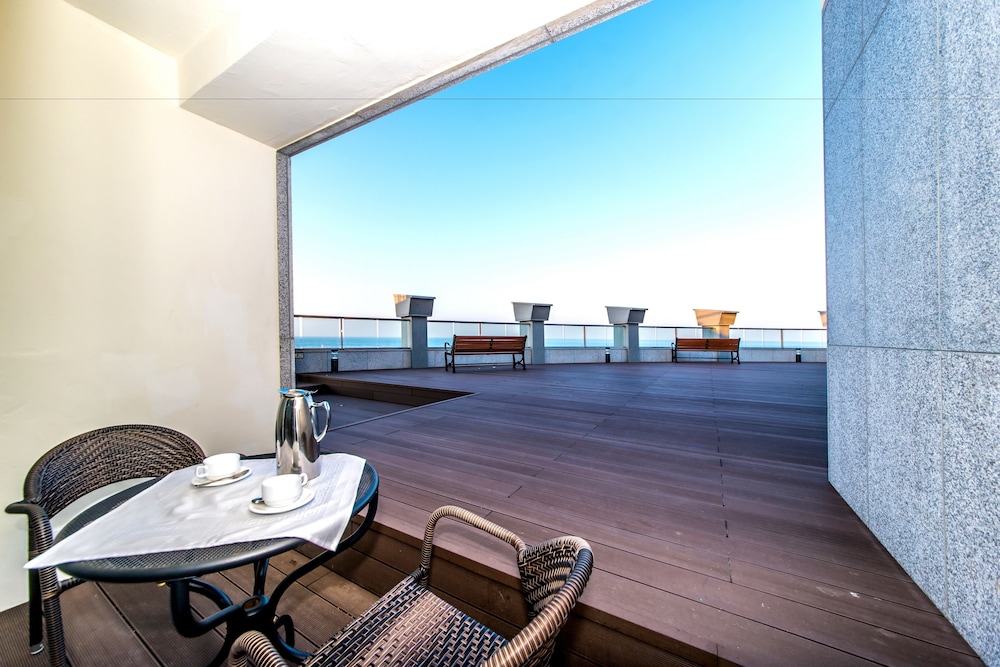 Aimi Jeju Beach Hotel 34/44
