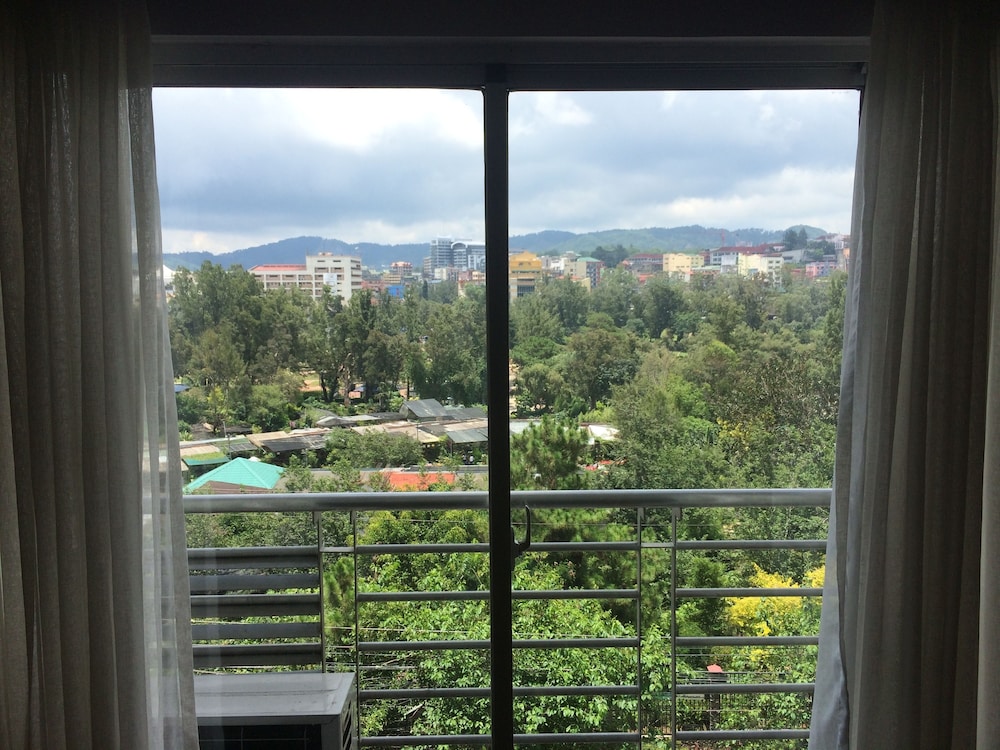 Baguio Burnham Suites 7/18