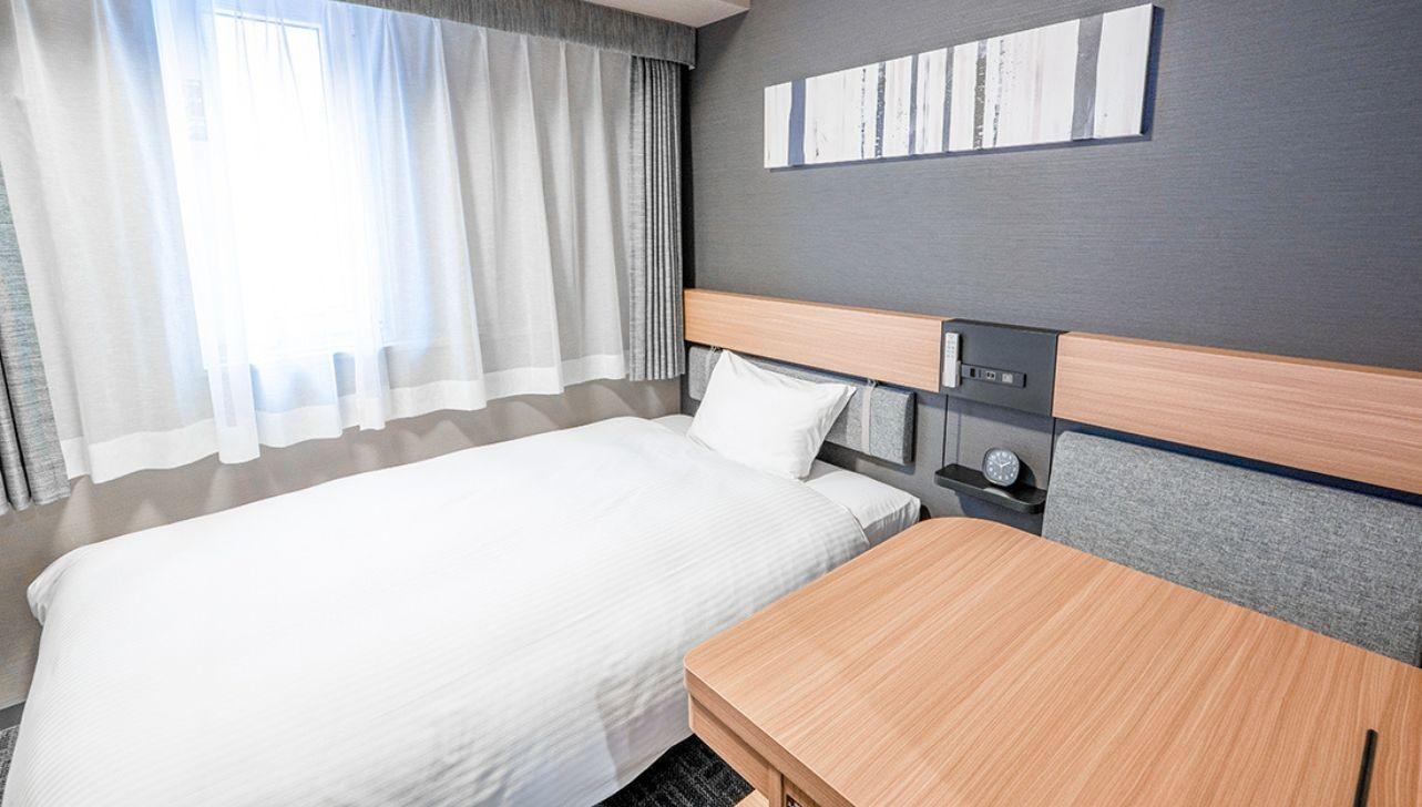 Connecting, Plus, Single, Twin Beds