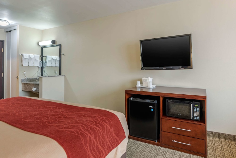 Comfort Inn Suites 25/75