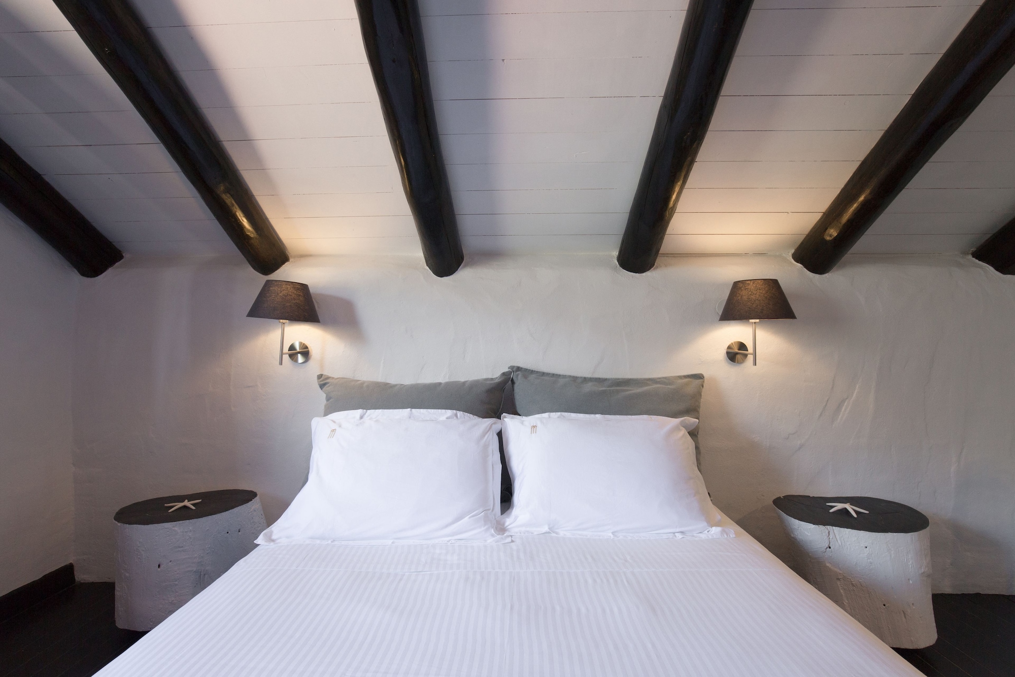Private, Apartment, Queen Bed, Mountain View, Terrace