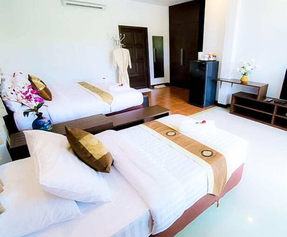 Nattha Waree Hot Spring Resort And Spa 10/28