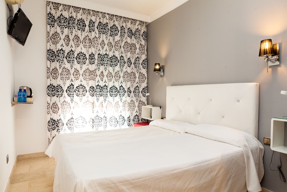 Hostal Abril 23/59