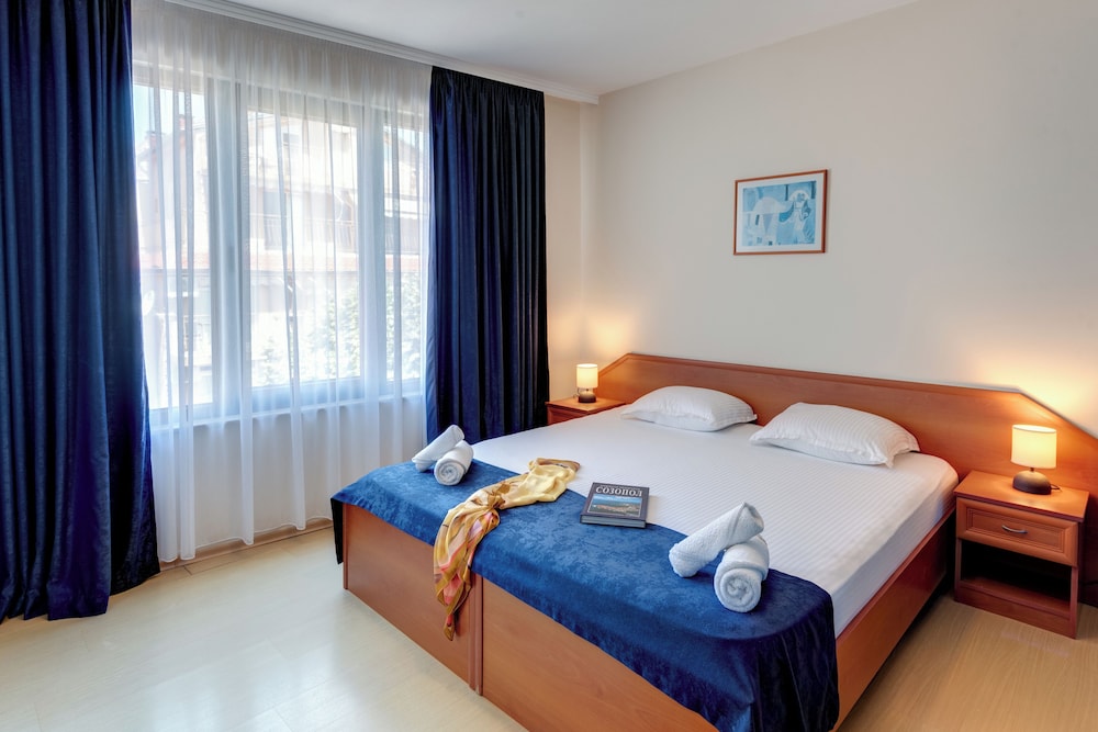 Amon Ra Family Hotel 12/35