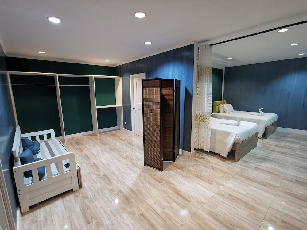 Family, Studio, Suite, 2 Queen Beds, Resort View