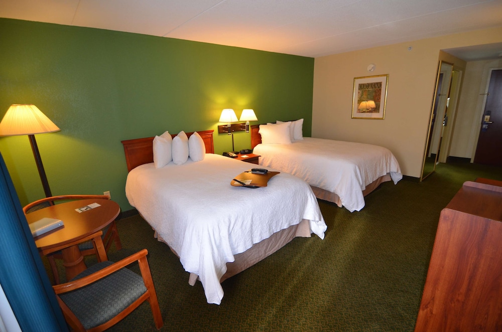 Hampton Inn Groton 20/56