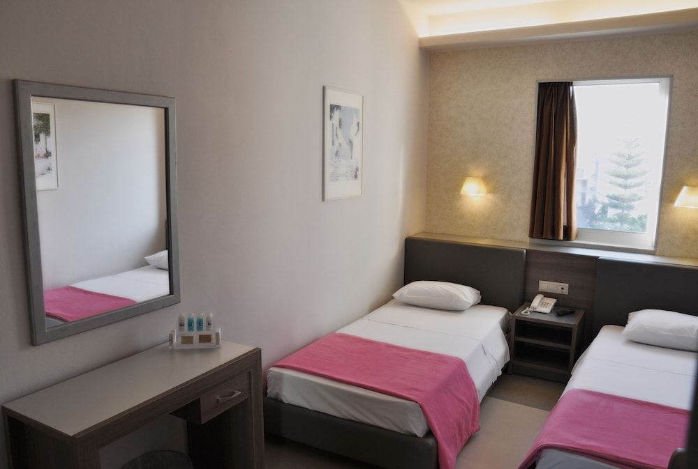 Astron Hotel 14/50