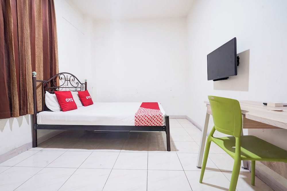 Hotel O Rappocini Near Rsia Paramount 34/45