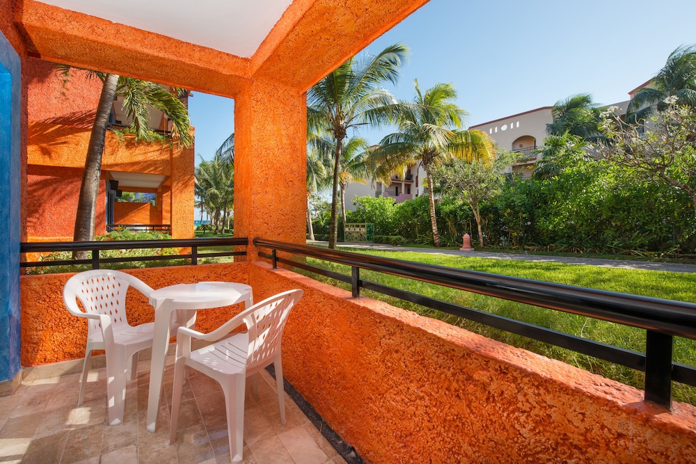 Iberostar Waves Tucan 20/47