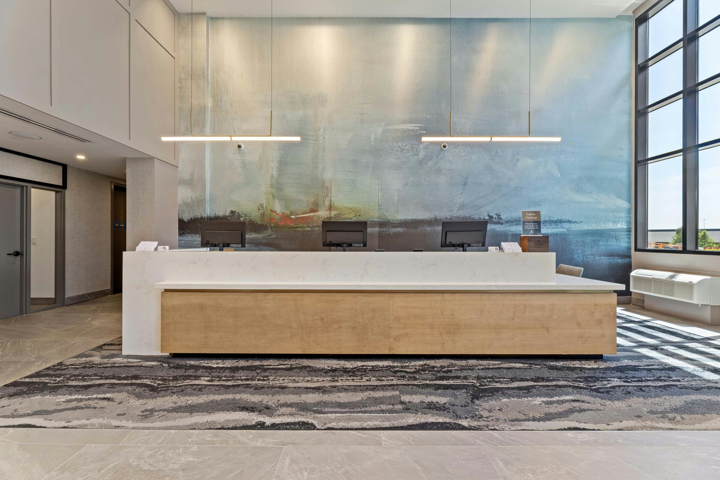 Sandman Signature Las Colinas Hotel and Suites 2/25