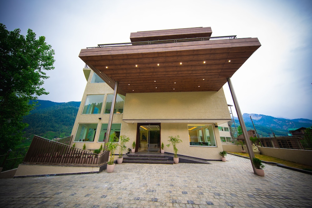 juSTa Grand View Resort & Spa Manali in MANALI