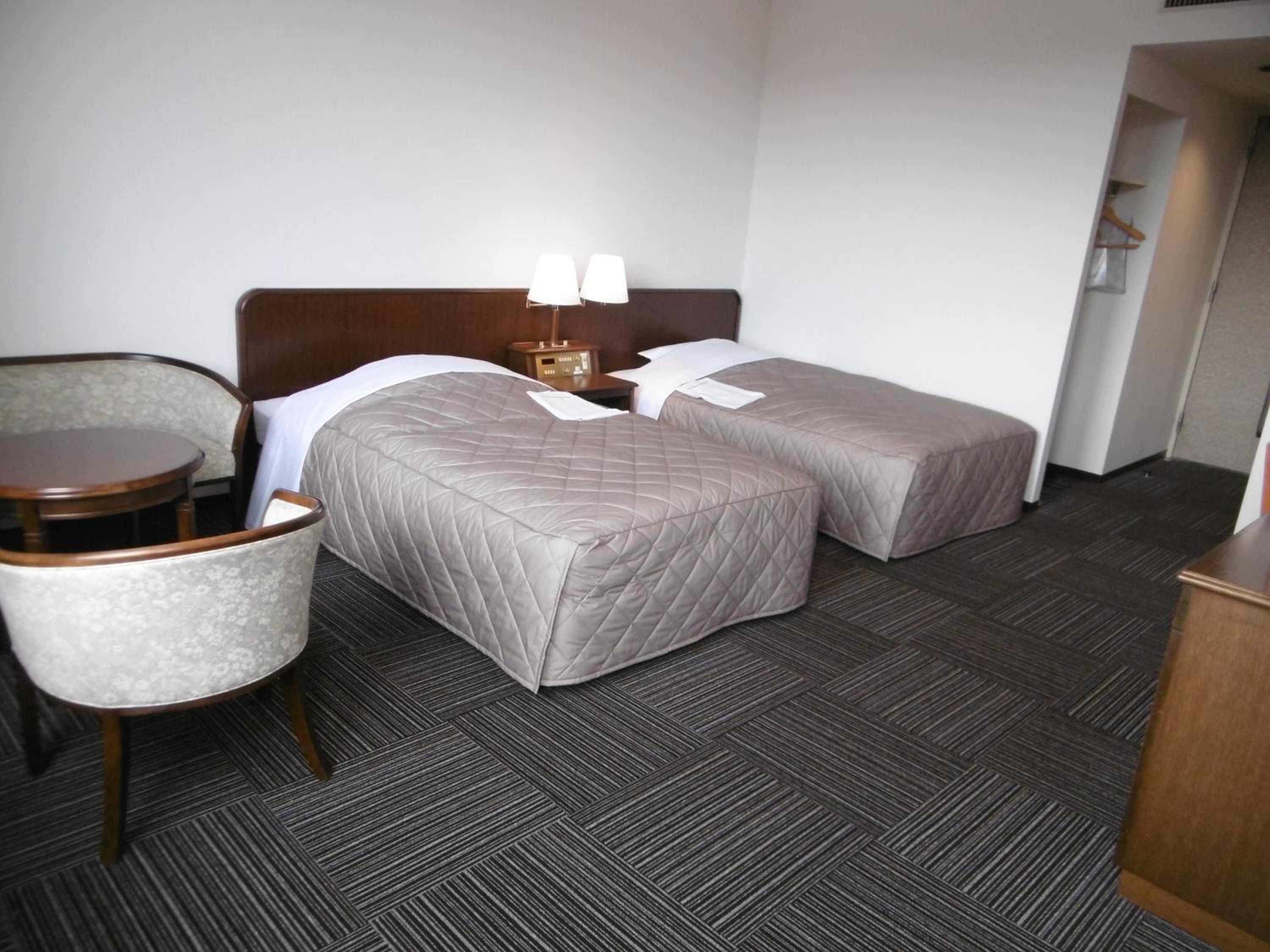 Urban Hotel 17/37