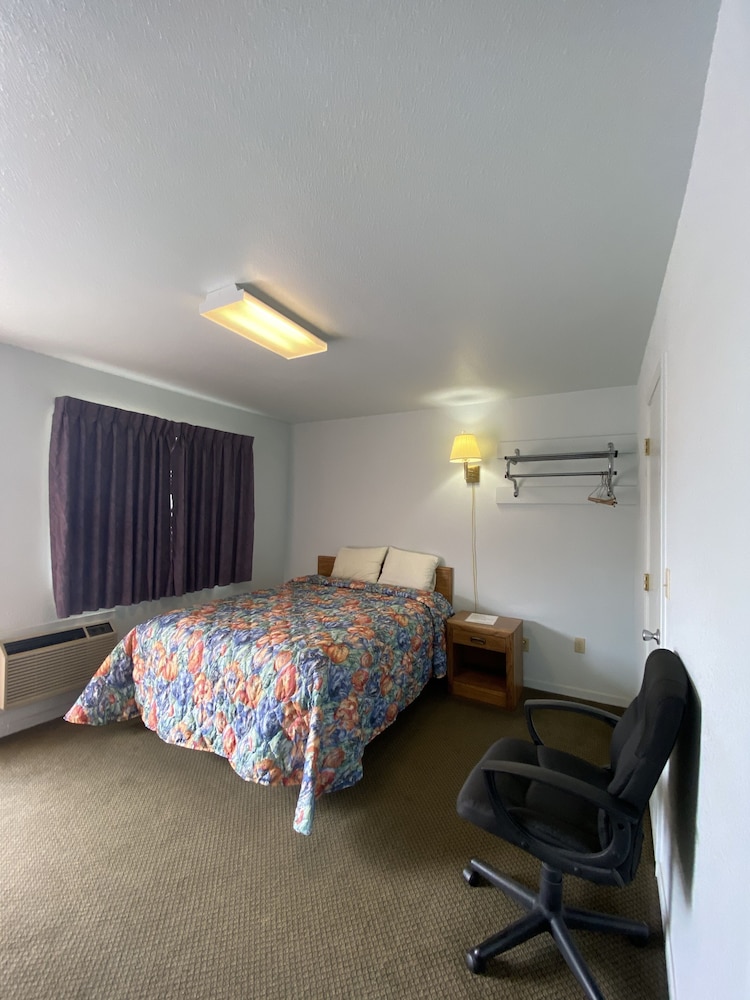 Regency Inn Comanche 17/36
