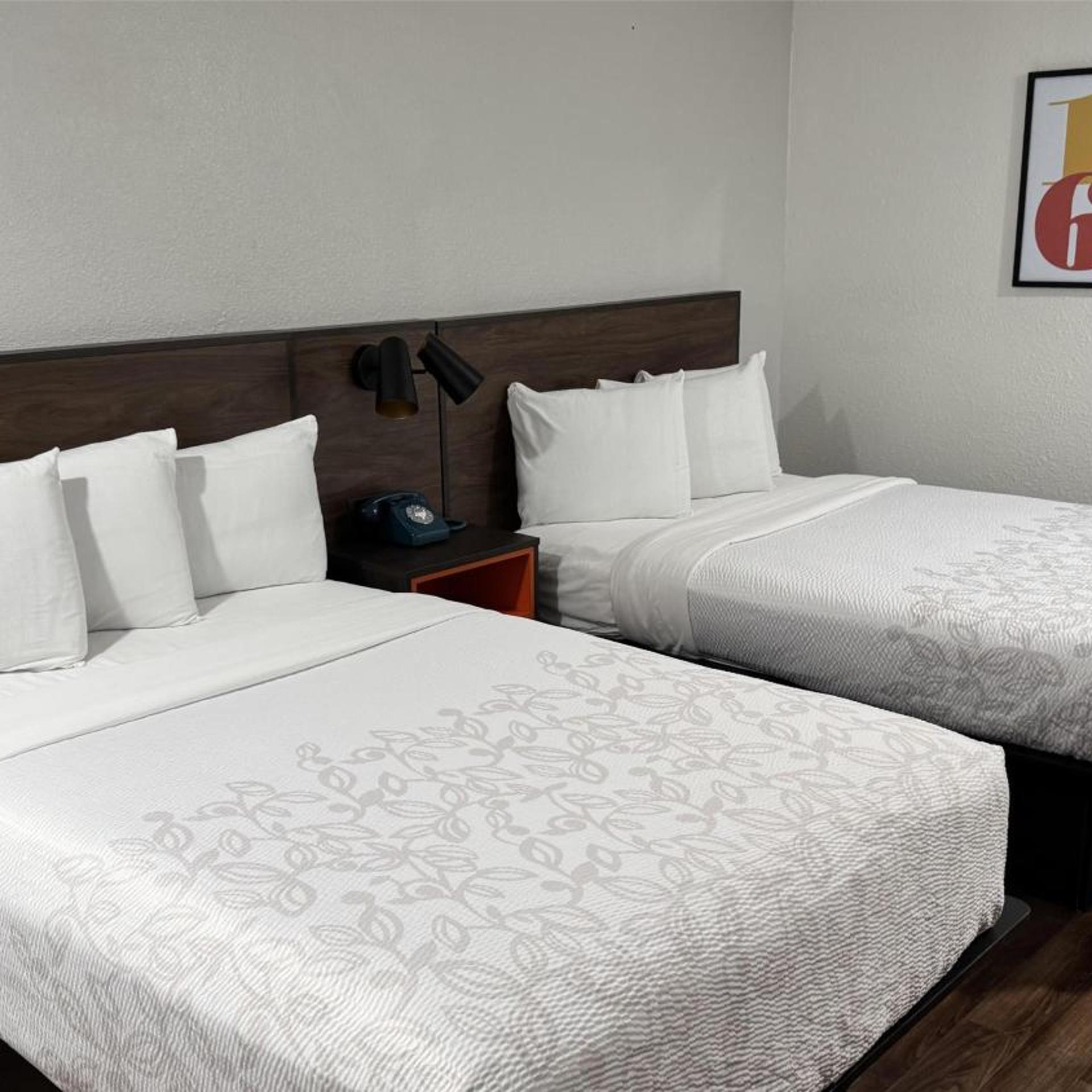 ROOM, QUADRUPLE