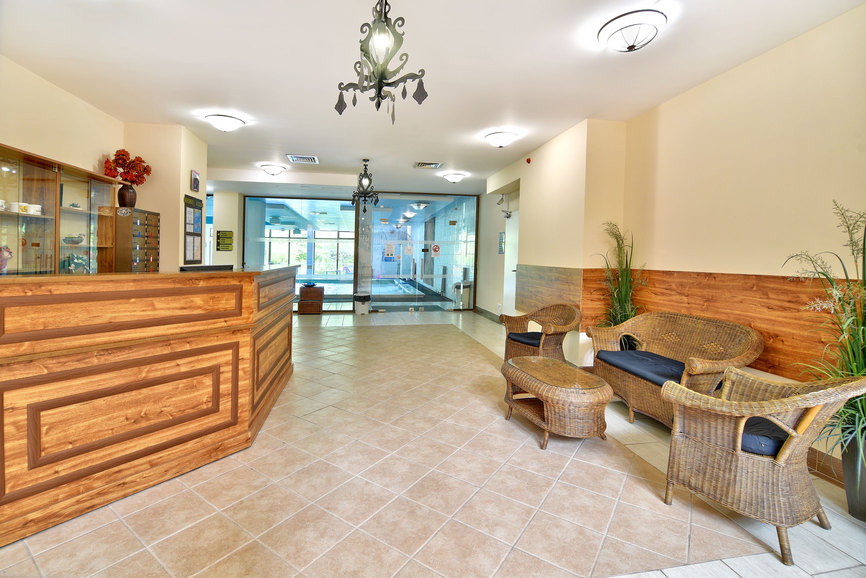 Estreya Palace 12/63