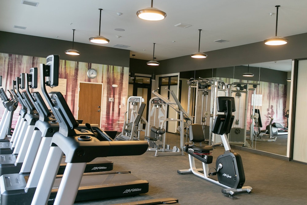 Courtyard by Marriott Elkhart 18/37