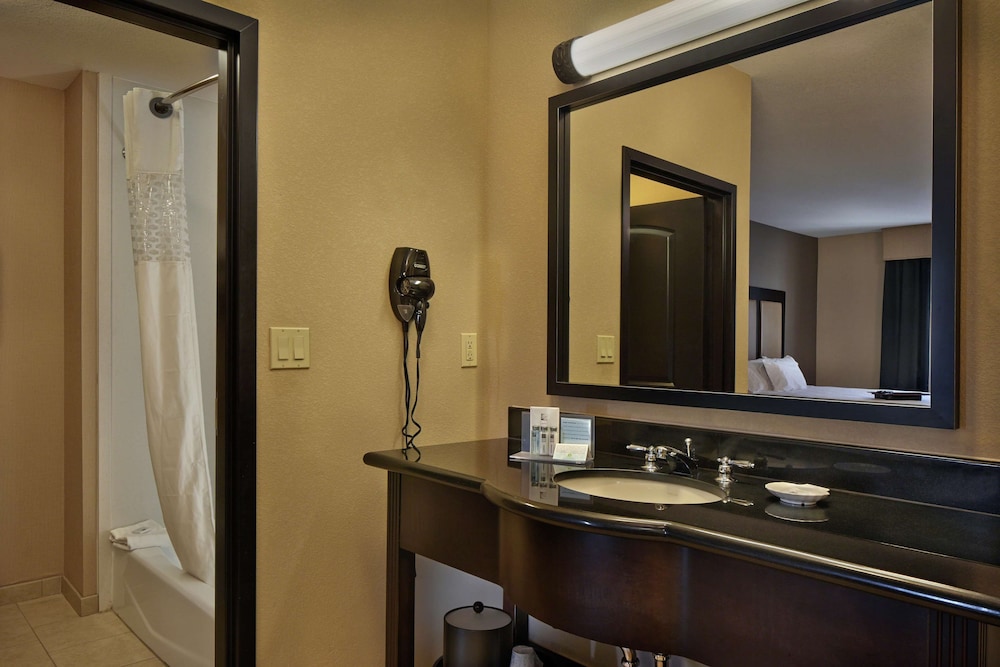 Hampton Inn & Suites Decatur 37/58