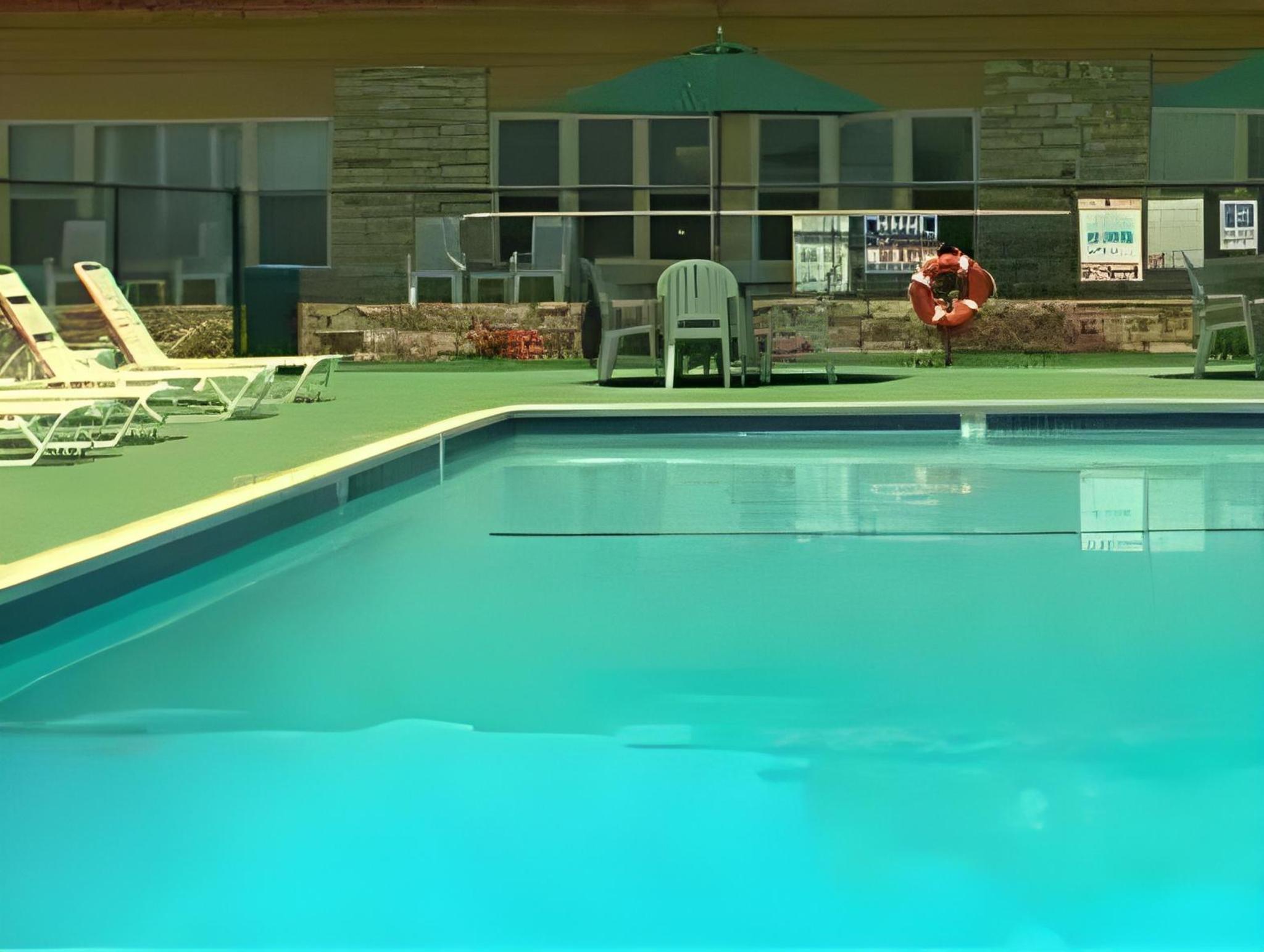 Beach Street Inn And Suites 20/23