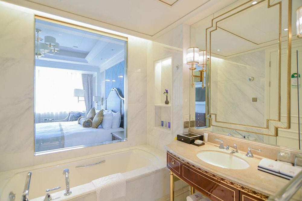Xijiao State Guest Hotel 33/75