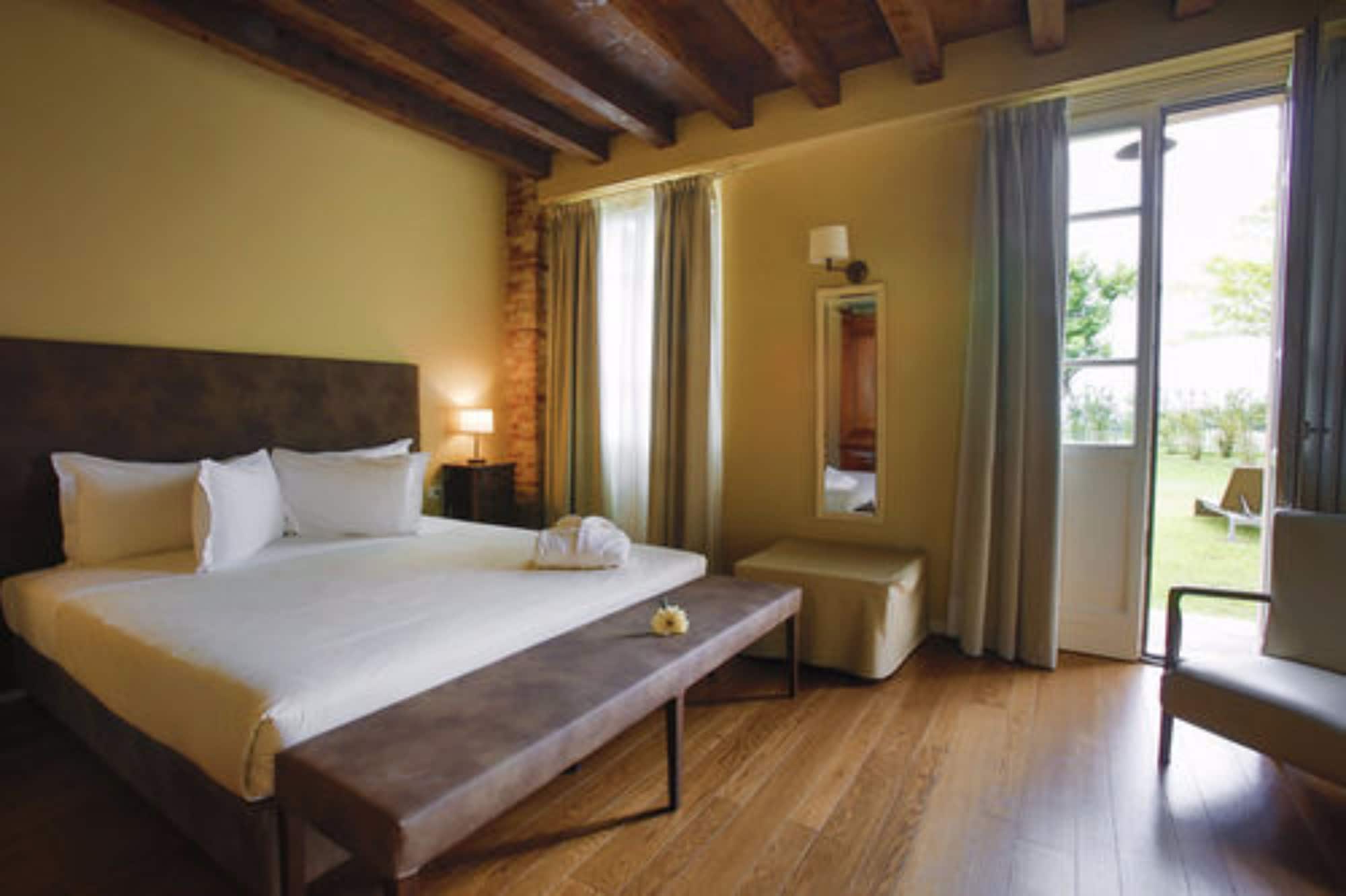 ROOM, DOUBLE BED, GARDEN VIEW