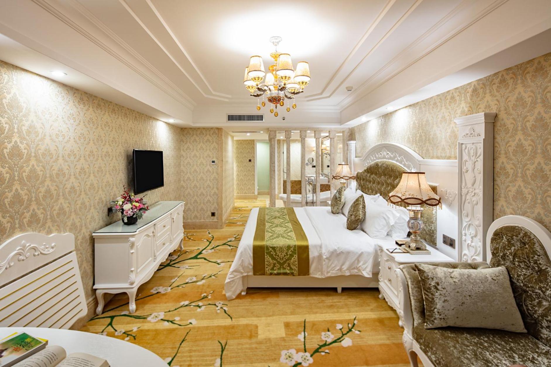 Guilin Bravo Hotel 47/63