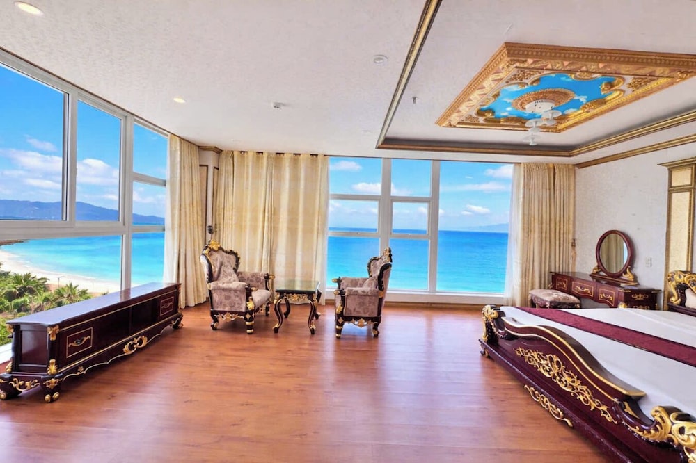 1 BEDROOM, STUDIO, SEA VIEW, BALCONY