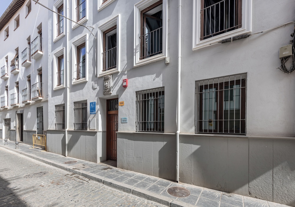 APARTAMENTOS 3000 REALEJO GRANADA CENTRO 35/40