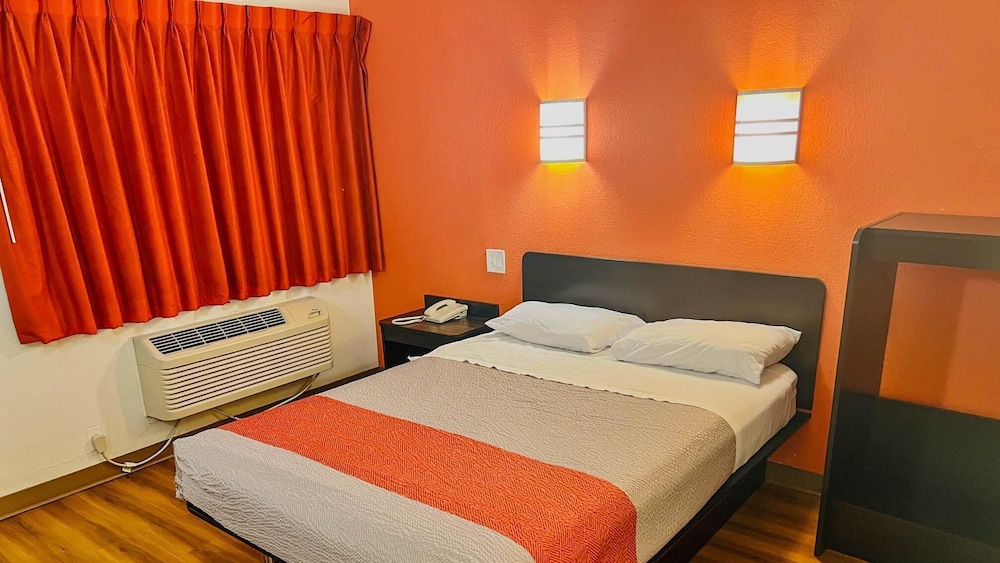Motel6 Amarillo, TX - West 14/35