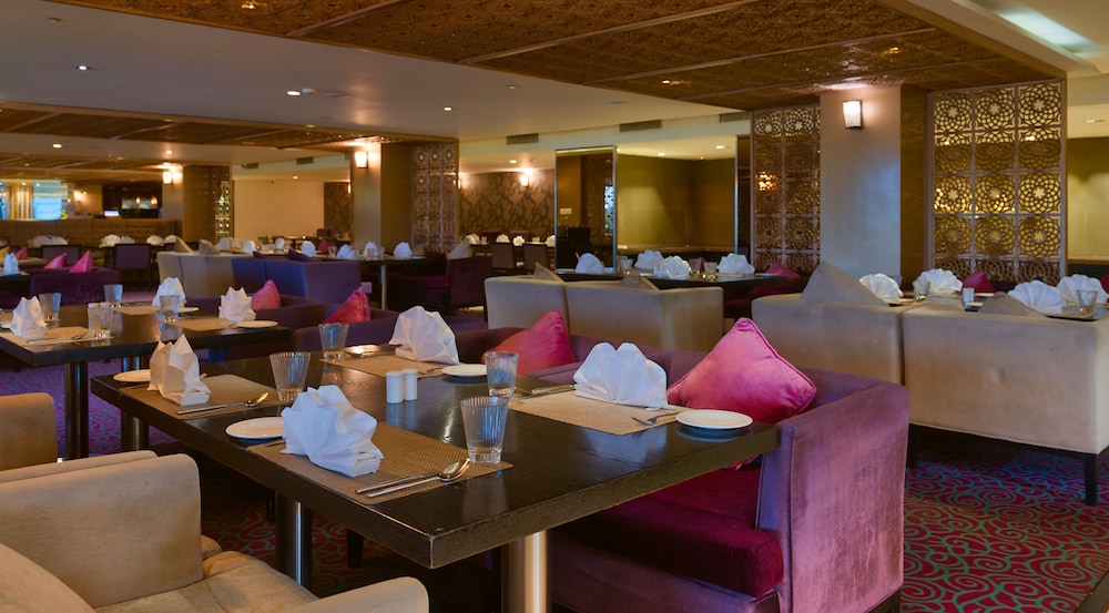 DAVANAM SAROVAR PORTICO SUITES 27/34