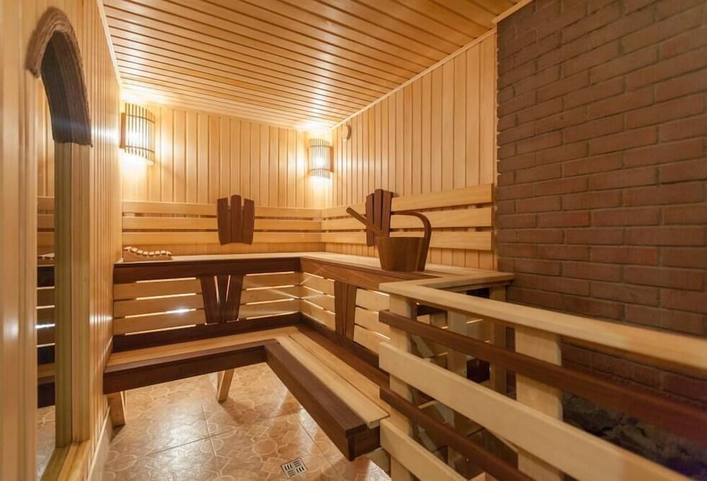 Salut Hotel Almaty 18/30
