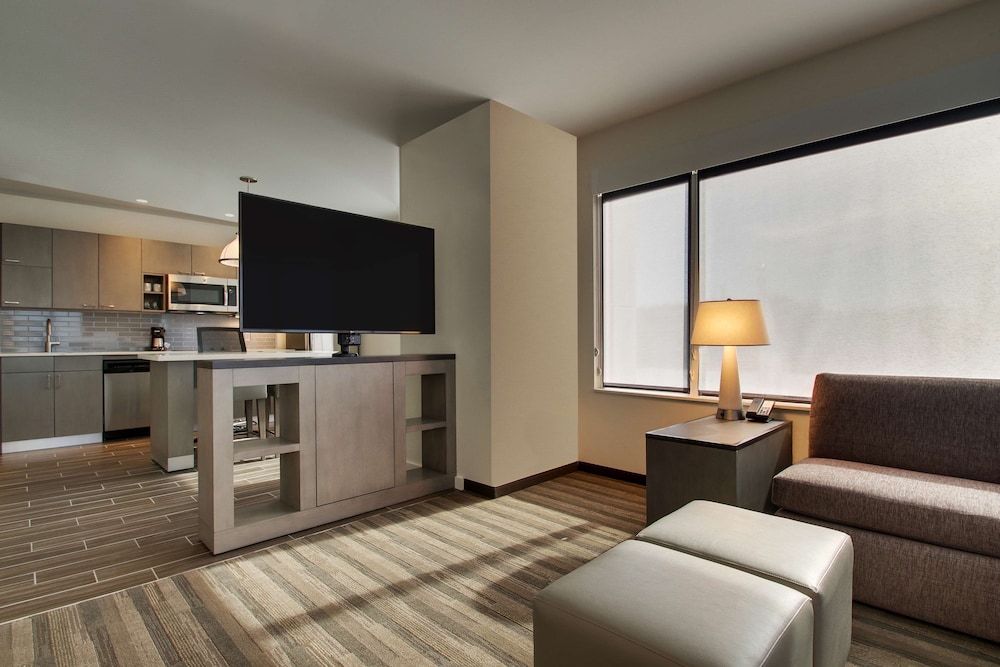 Hyatt House Oak Brook 20/64