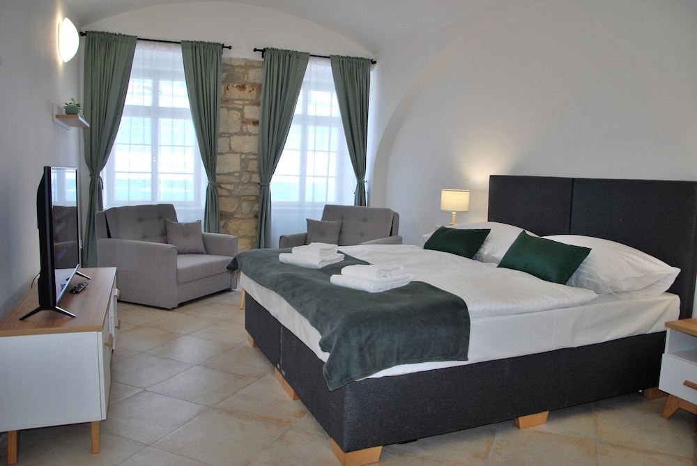White Swan Boutique Apartments 19/58