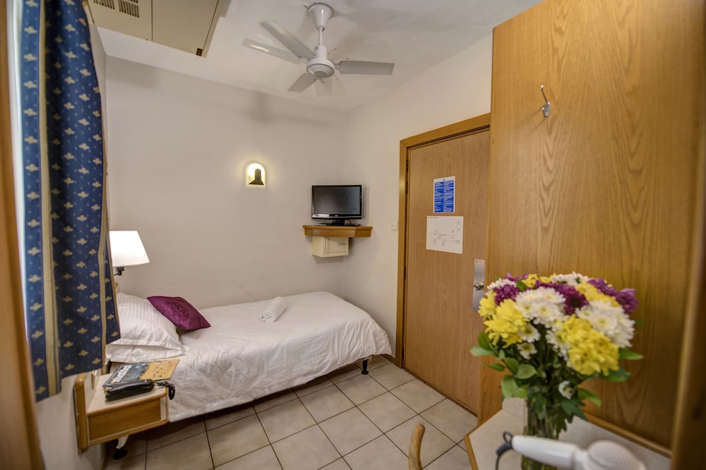 Sliema Chalet Hotel 15/32