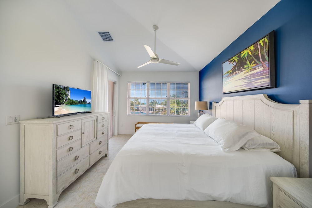Bahama Beach Club Resort 8/49
